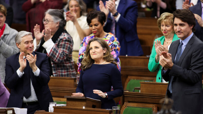 Le gouvernement canadien drague son jeune électorat en taxant les plus riches